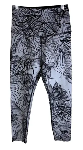 Beyond Yoga Flip it And Reverse It Digital Lotus Print High Waisted Size Small