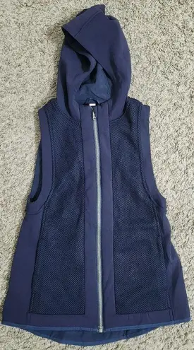 Lululemon  The Spaces In-Between Vest navy blue size 4