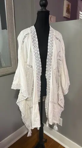 Soft Surroundings White Lace Crochet Caftan Swim Cover-up Poncho w/ Tassels Size S/M.