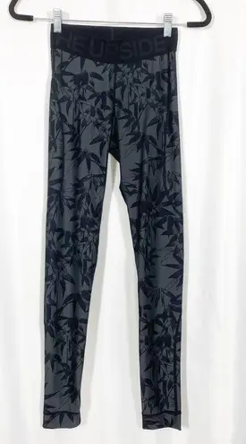 The Upside Guru Bamboo Print Performance Leggings: Black/Grey Size 4
