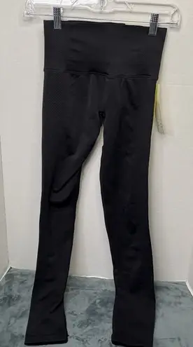 All In Motion Women’s Ultra High Rise Seamless Waffle Leggings Size Small NWT