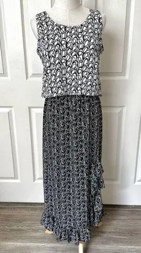 Active Encounters black and white top and skirt set