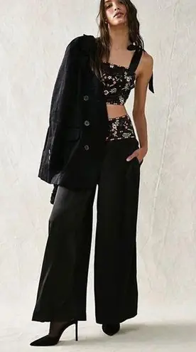 Free People  Ensemble Petra Black Satin Pant Crop Top Set Embroidered Size 2