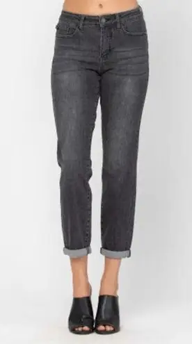 Judy Blue Women’s Black Handsand Boyfriend Jeans Mid-Rise Cuffed Size 7/28 88130