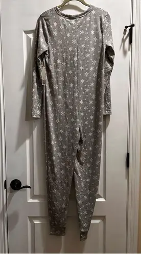 Rae Dunn Light Gray One Piece Pajamas Lounger Womens S “Let it Snow” NWT