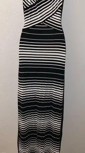 White House | Black Market WHBM LONG DRESS SIZE M