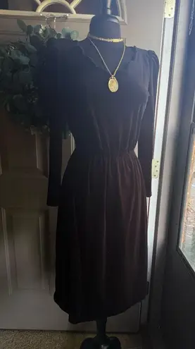 Vintage Newton Centre black velvet scalloped dress, size 10