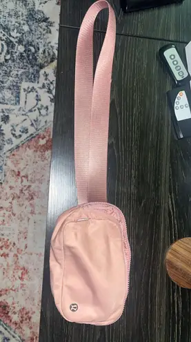 Lululemon Everywhere Belt Bag