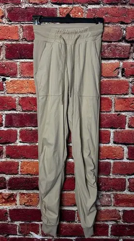 Lululemon Beyond The Studio Jogger size 0