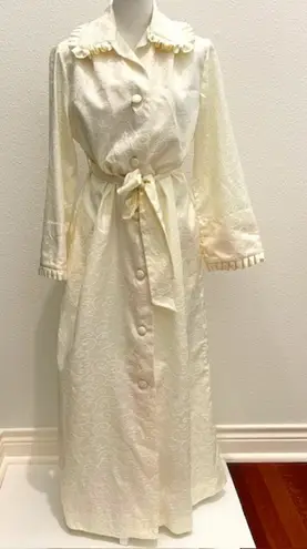Vintage Ariel Late 80's Ivory Robe/House Coat with Scroll Pattern Size M