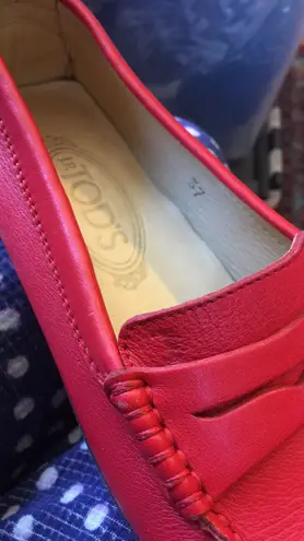 Tod's Gommini Mocassino Red Leather Loafers $541 EUC US 7 / EUR 37 Rare HTF