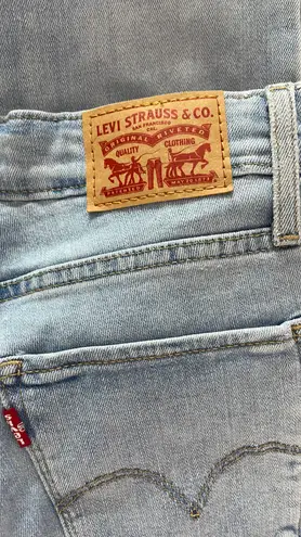 Levi's 725 High-Rise Bootcut