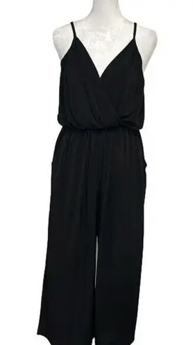 GILLI NWOT black wide leg v neck spaghetti strap light weight jumpsuit