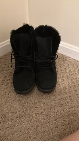 UGG EUC  Quincy lace up boots