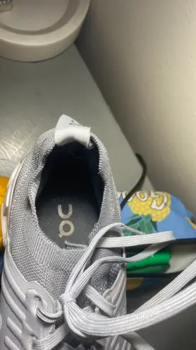 on cloud Running Shoes