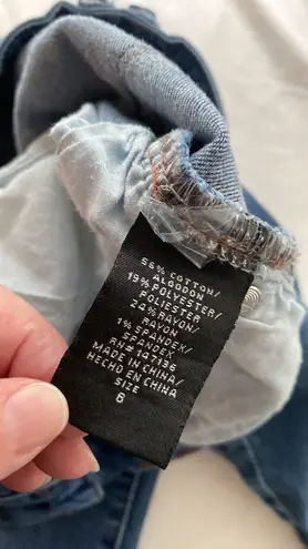 1822 Denim jeans button/zip closure tapered to ankle 5 pockets distressed Size 6