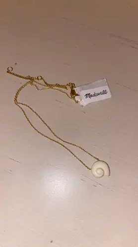 Madewell NWT  gold tone Resin Shell Pendant Necklace