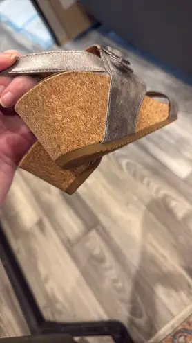 Sofft wedge silver cork candles Size 8