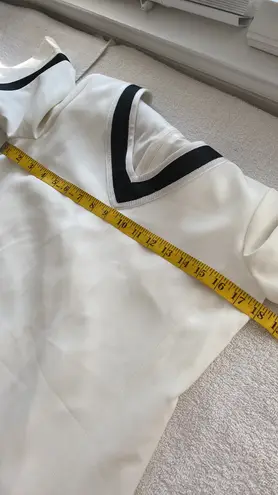 T Tahari dress knee length V neck zip back short sleeves size 4 NWT