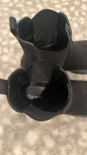 Zigi Soho Chelsea boots NWOT