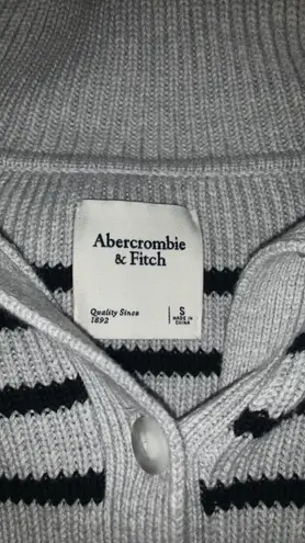 Abercrombie & Fitch Cropped Sweater