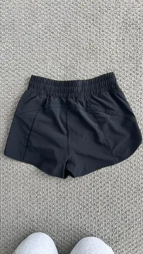 Lululemon black mid rise track that 3” shorts