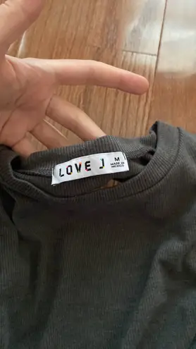 Love j NWOT grey ribbed long sleeve cropped open back tie top