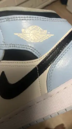 Air Jordans 1 Mid GS Ice Blue / Black / Sail