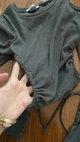 Love j NWOT grey ribbed long sleeve cropped open back tie top