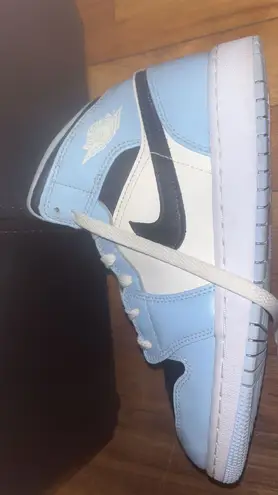 Air Jordans 1 Mid GS Ice Blue / Black / Sail