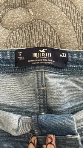 Hollister Ultra High Rise Mom Shorts 3”