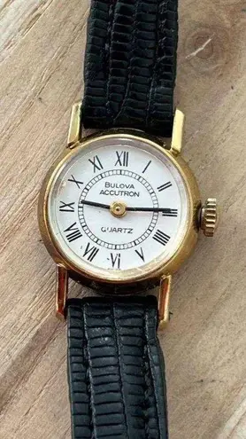 Bulova Accutron Rare Vintage Ladies Watch Gold Filled Case White Dial Leather