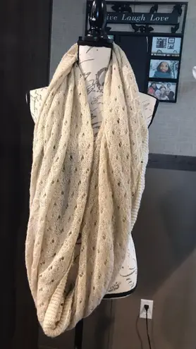 infinity Birkshire Fashion cream color scarf