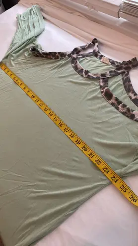 BiBi blouse loose fit animal print long sleeve cold shoulder soft size large Green