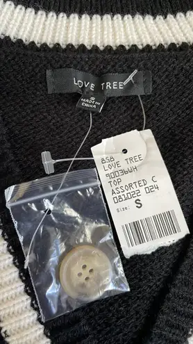 Love Tree Cable Knit Cropped Cardigan