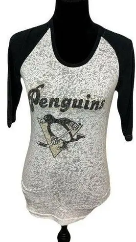 (NHL) Pittsburgh Penguins Tee: Size Small Gray
