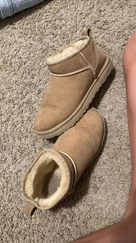 UGG Ultra Mini Boot (sand)