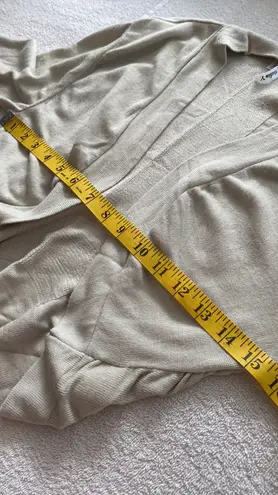 Studio Y sweater cardigan short cropped style taper front 3/4” sleeves Sz large