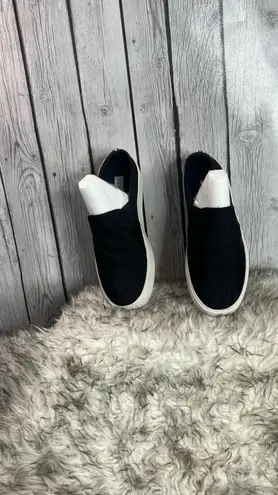 Women’s Shoes – Size 8½ Gently used and in great condition. Black