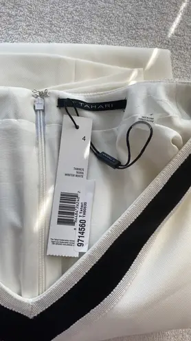 T Tahari dress knee length V neck zip back short sleeves size 4 NWT