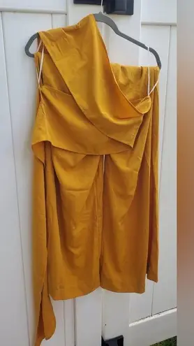 two piece , flowy pants and tie top Size 4