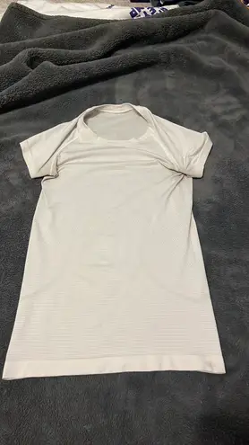 Lululemon Swiftly Tech Short Sleeve