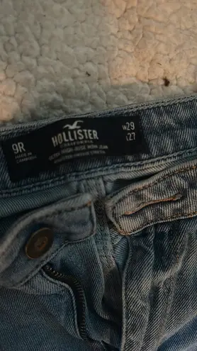 Hollister Ultra High-Rise Mom Jean