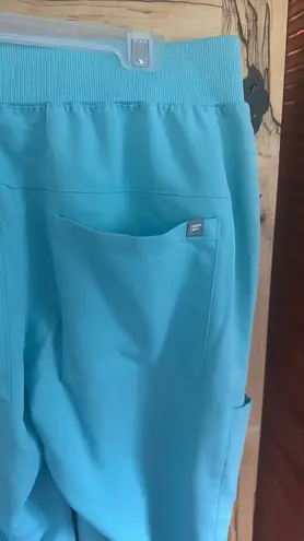 Fabletics  Straight Leg Scrub Pants Medium thumbnail 2