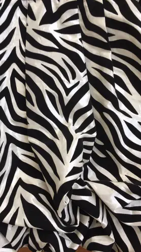 Teeze Me NWT Junior's Homecoming Bubble Dress 3