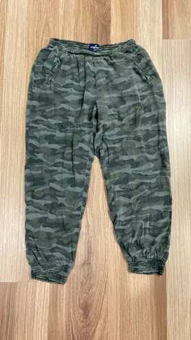 American Eagle Outfitters Camo Jogger Pants