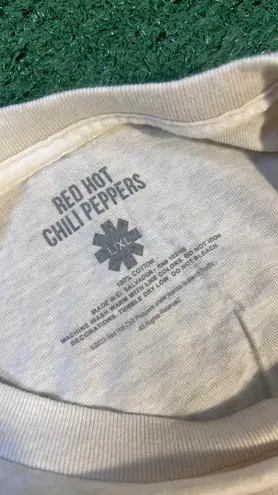 Urban Outfitters Red Hot Chip Peppers T-shirt Sz L/XL