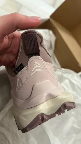 Hoka Kaha 2 Low GTX Women’s Sneakers Size 7