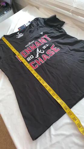 Fanatics T-shirt Atlanta Braves 2021 Postseason Chase the Pennant Sz medium NWT