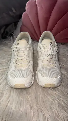 on cloud Shoes Women’s